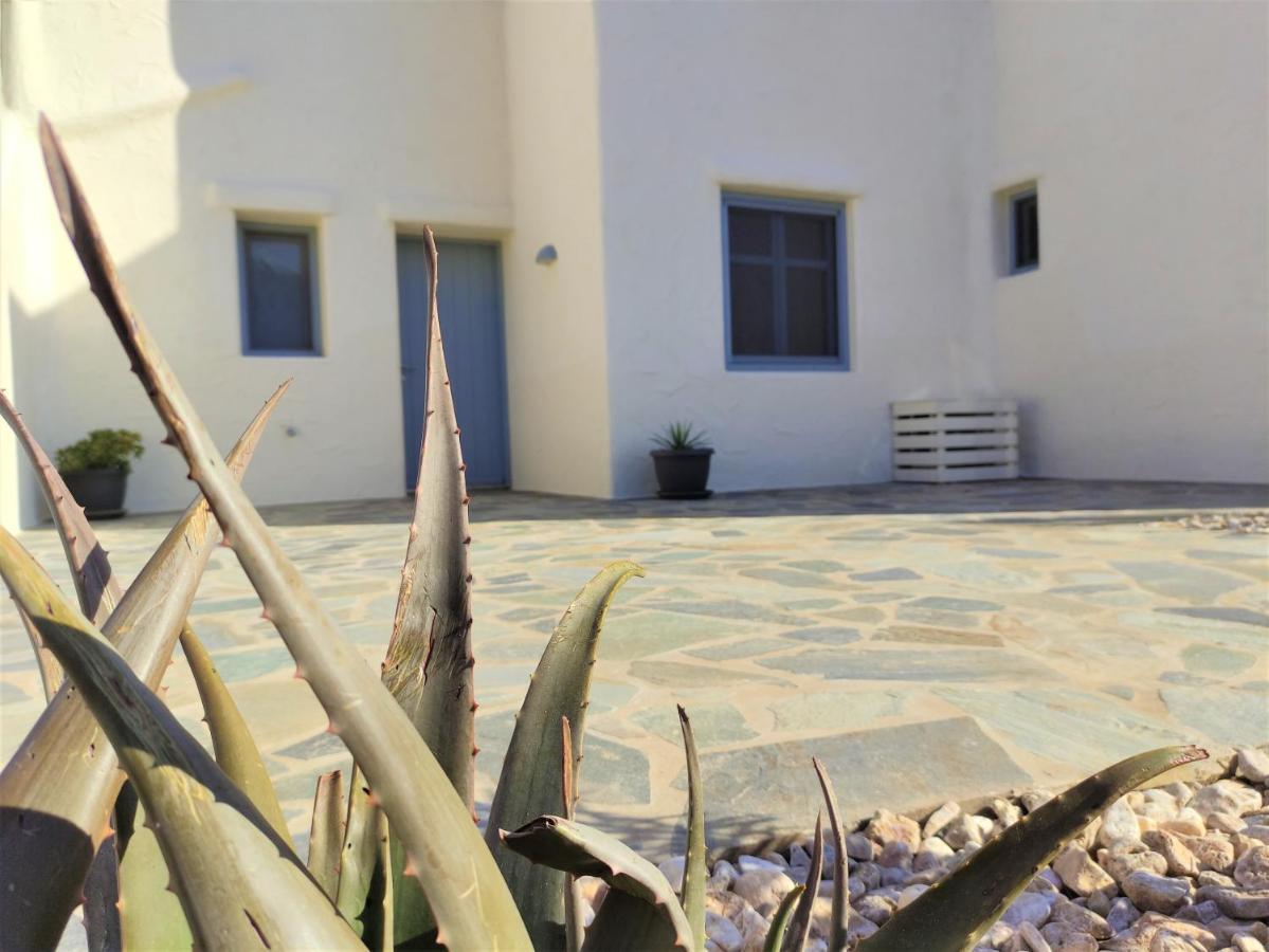 Mosaic Suites Drios Exterior foto